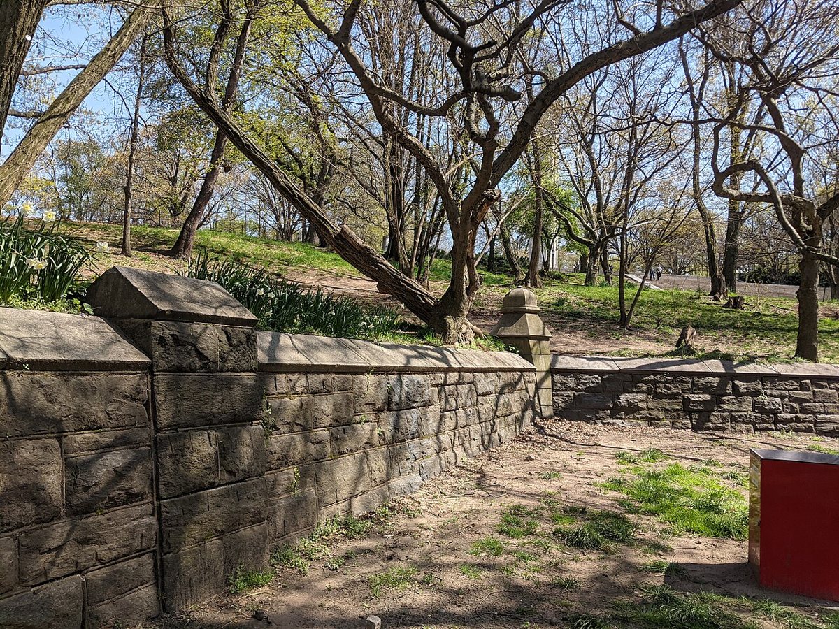the hilltop monument at Fort Greene Park